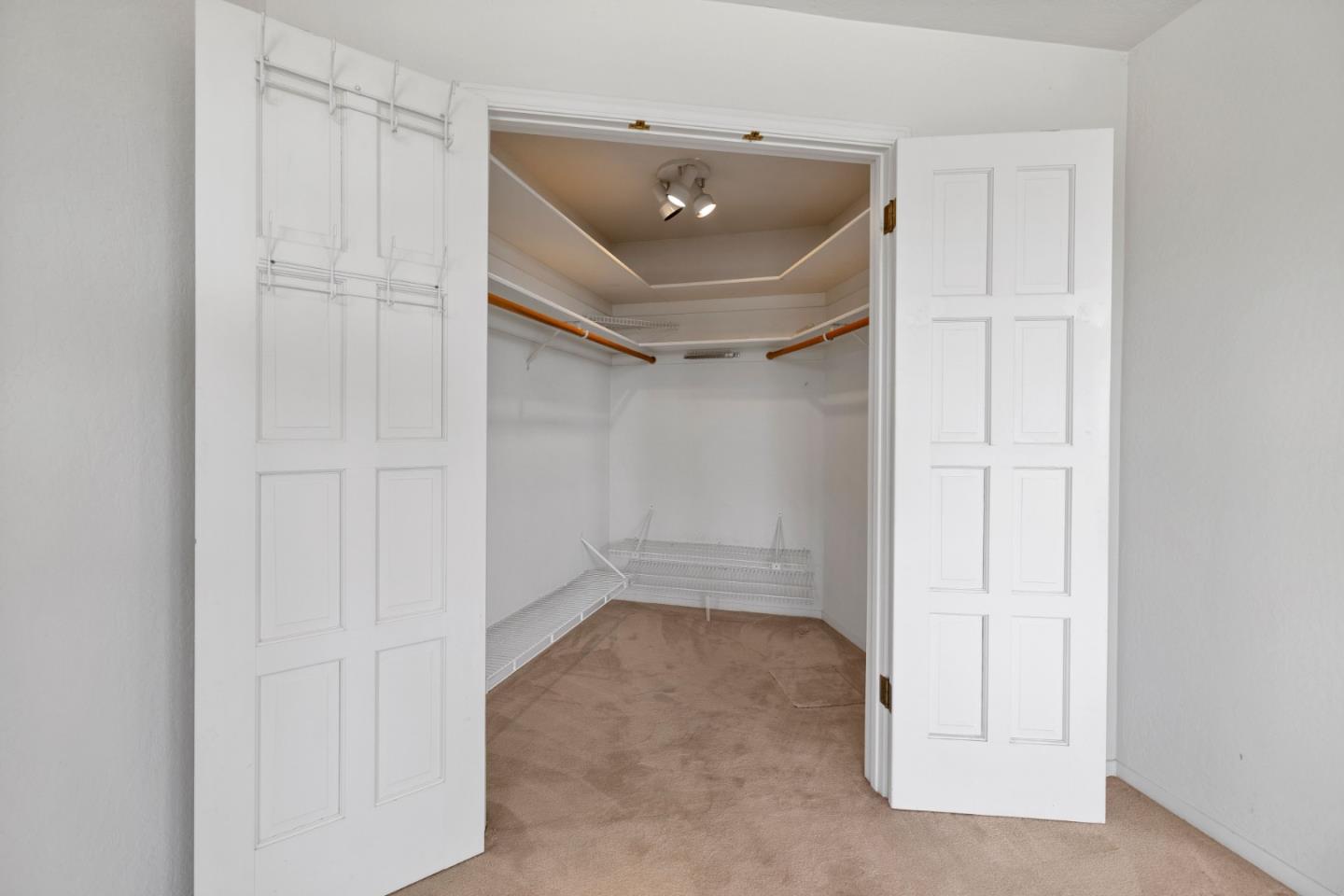 Detail Gallery Image 34 of 50 For 1091 Valley View Ct, Los Altos,  CA 94024 - 3 Beds | 2 Baths