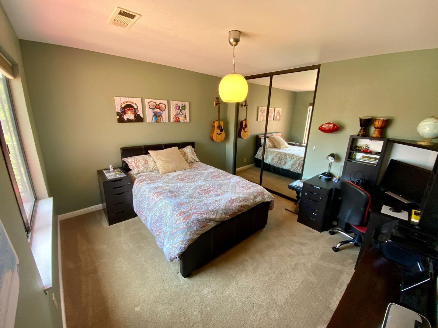Detail Gallery Image 16 of 30 For 1119 Royal Ln, San Carlos,  CA 94070 - 4 Beds | 2/1 Baths