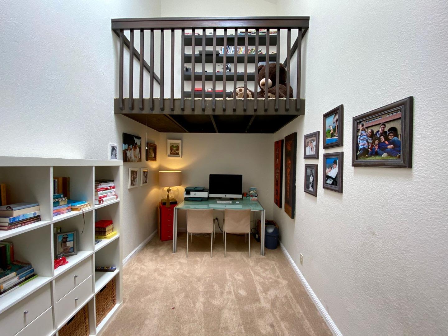 Detail Gallery Image 21 of 30 For 1119 Royal Ln, San Carlos,  CA 94070 - 4 Beds | 2/1 Baths