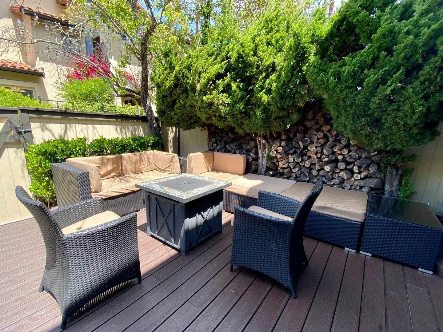 Detail Gallery Image 24 of 30 For 1119 Royal Ln, San Carlos,  CA 94070 - 4 Beds | 2/1 Baths