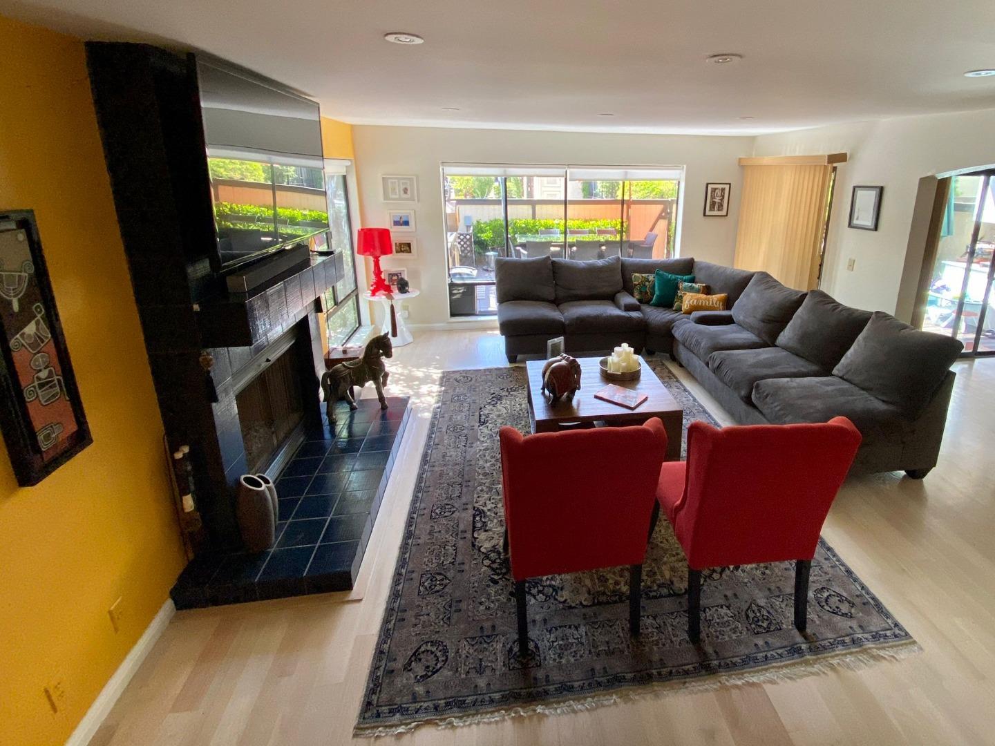 Detail Gallery Image 3 of 30 For 1119 Royal Ln, San Carlos,  CA 94070 - 4 Beds | 2/1 Baths