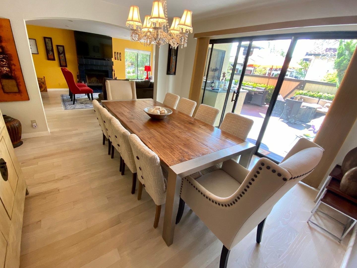 Detail Gallery Image 7 of 30 For 1119 Royal Ln, San Carlos,  CA 94070 - 4 Beds | 2/1 Baths