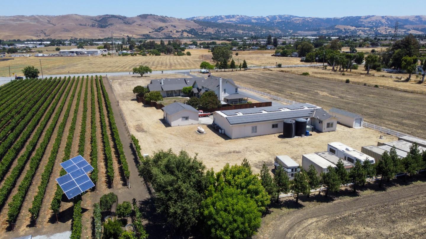 Detail Gallery Image 117 of 125 For 19715 Hale Ave, Morgan Hill,  CA 95037 - 5 Beds | 4/2 Baths