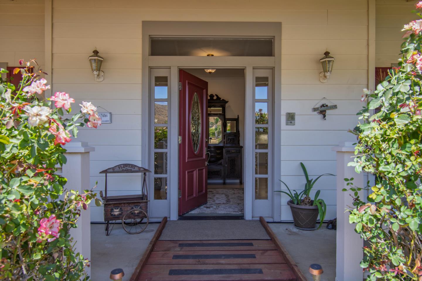Detail Gallery Image 12 of 112 For 19715 Hale Ave, Morgan Hill,  CA 95037 - 5 Beds | 4/2 Baths