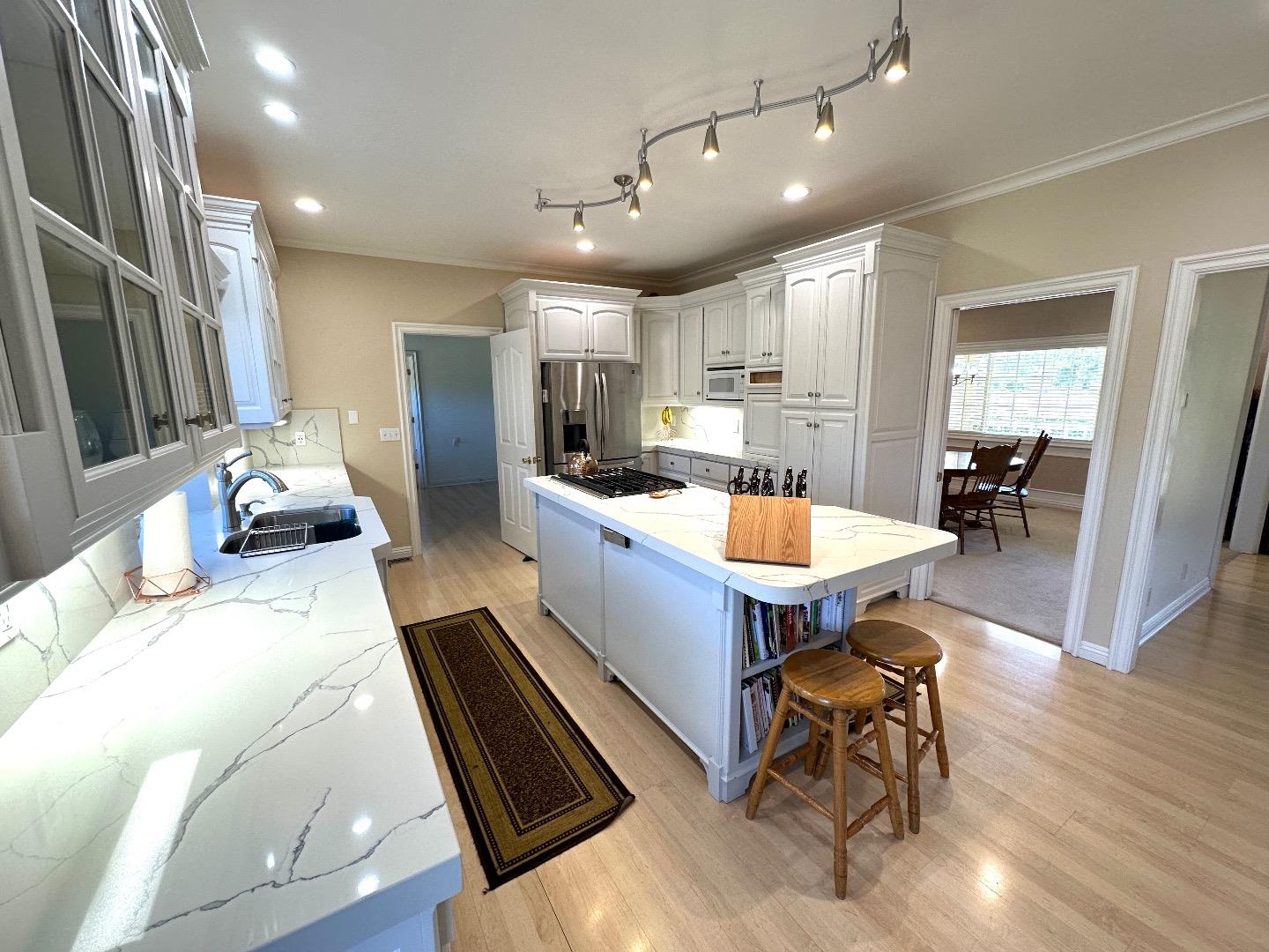 Detail Gallery Image 29 of 112 For 19715 Hale Ave, Morgan Hill,  CA 95037 - 5 Beds | 4/2 Baths