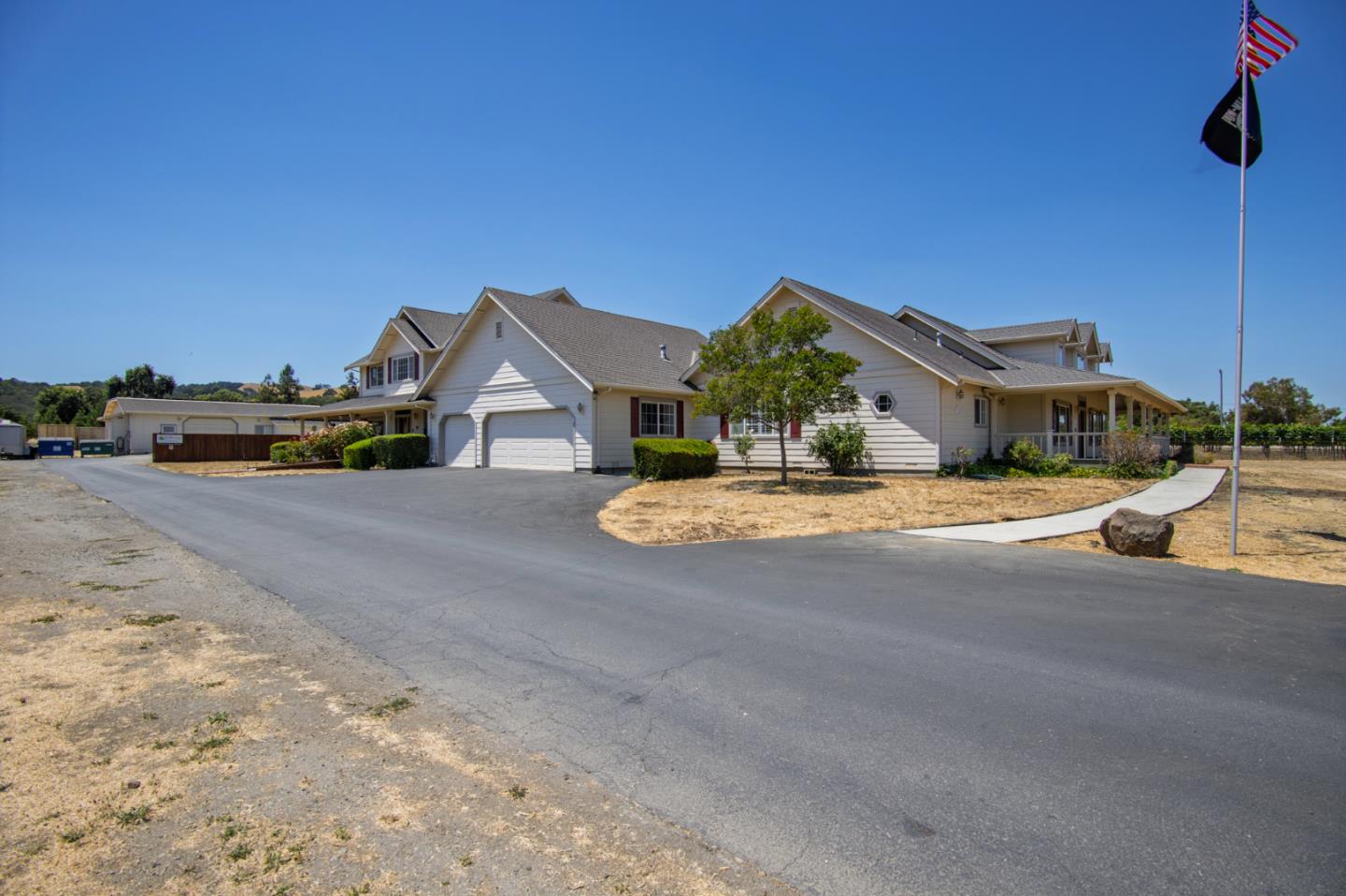 Detail Gallery Image 3 of 112 For 19715 Hale Ave, Morgan Hill,  CA 95037 - 5 Beds | 4/2 Baths