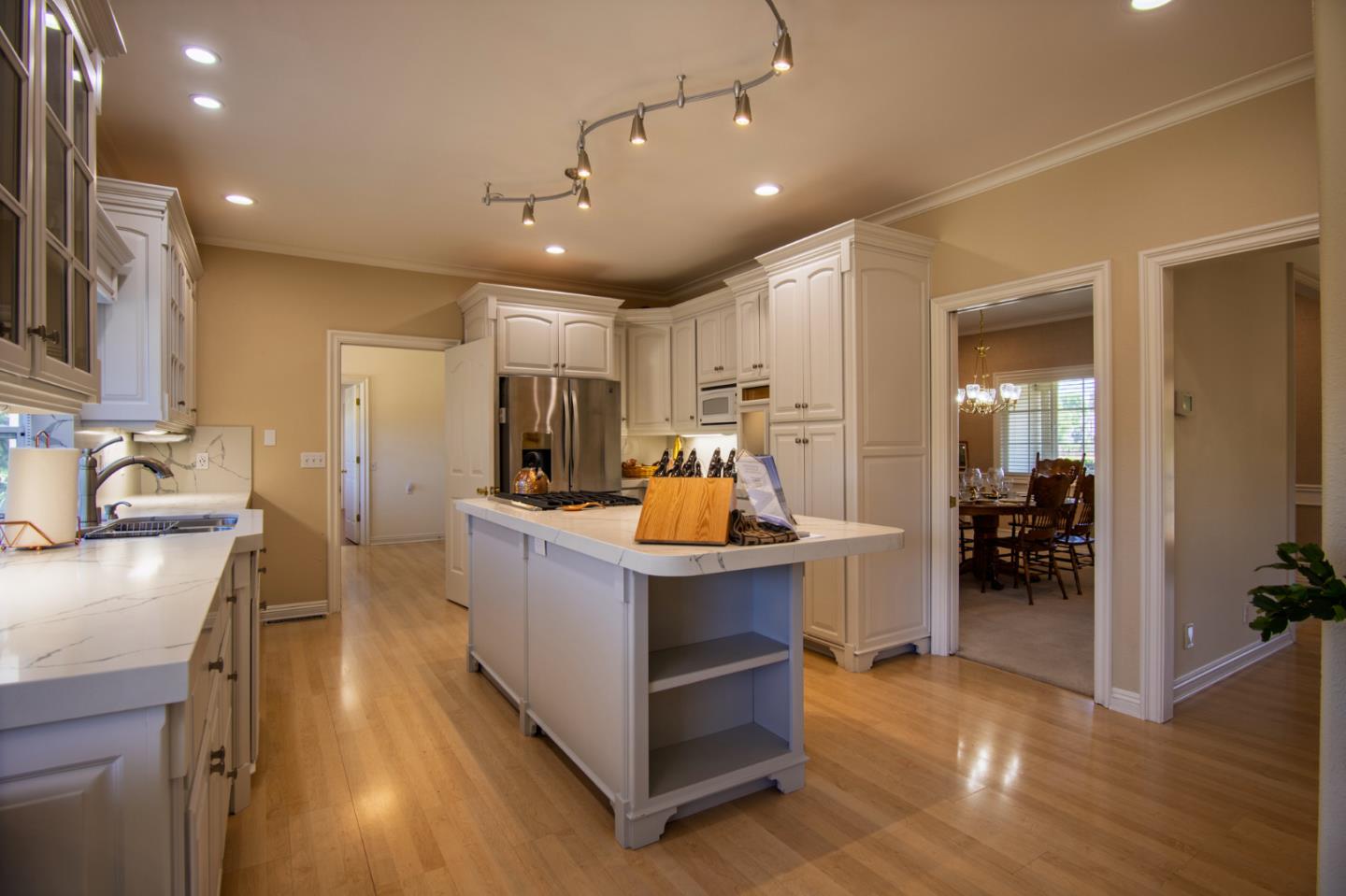 Detail Gallery Image 30 of 112 For 19715 Hale Ave, Morgan Hill,  CA 95037 - 5 Beds | 4/2 Baths