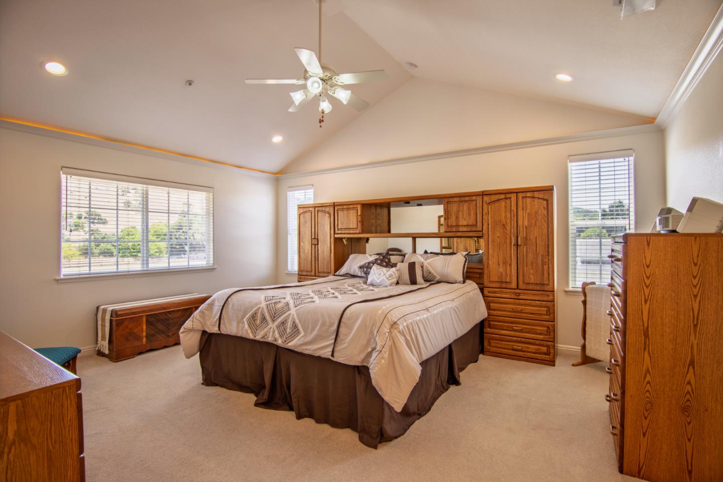 Detail Gallery Image 34 of 112 For 19715 Hale Ave, Morgan Hill,  CA 95037 - 5 Beds | 4/2 Baths