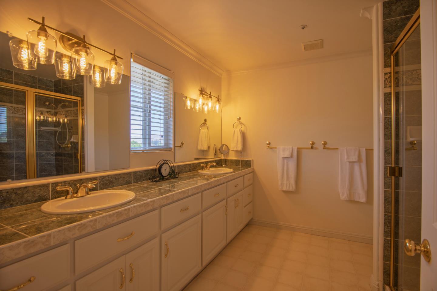 Detail Gallery Image 38 of 112 For 19715 Hale Ave, Morgan Hill,  CA 95037 - 5 Beds | 4/2 Baths