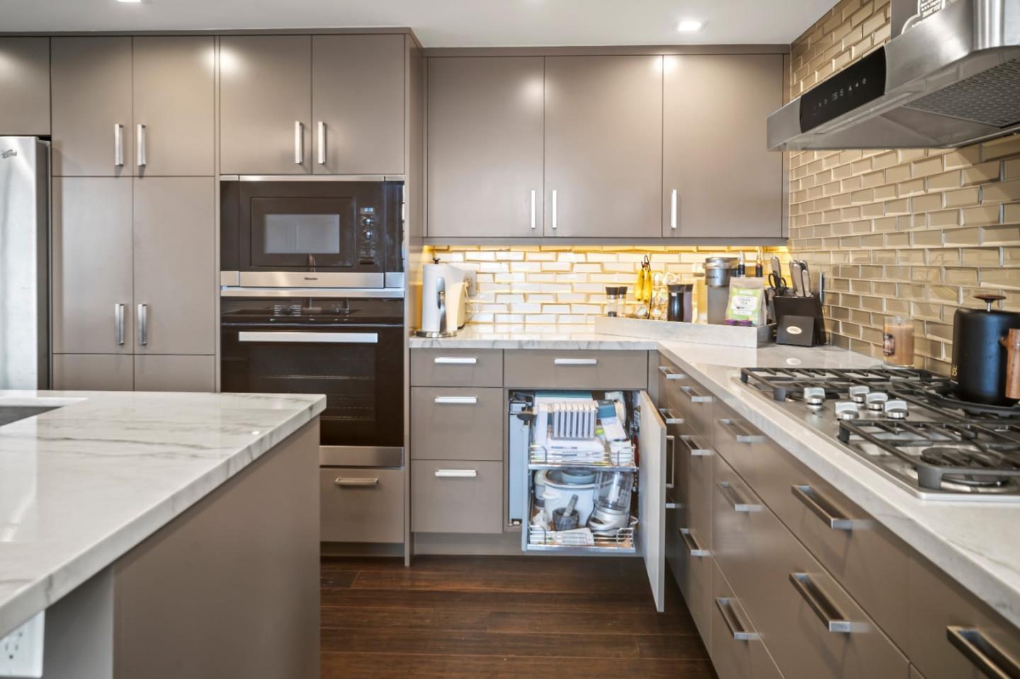Detail Gallery Image 7 of 45 For 879 Lottie St, Monterey,  CA 93940 - 4 Beds | 2/1 Baths