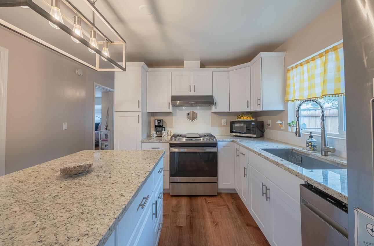 Detail Gallery Image 6 of 25 For 555 Williams Ave, Seaside,  CA 93955 - 2 Beds | 1 Baths
