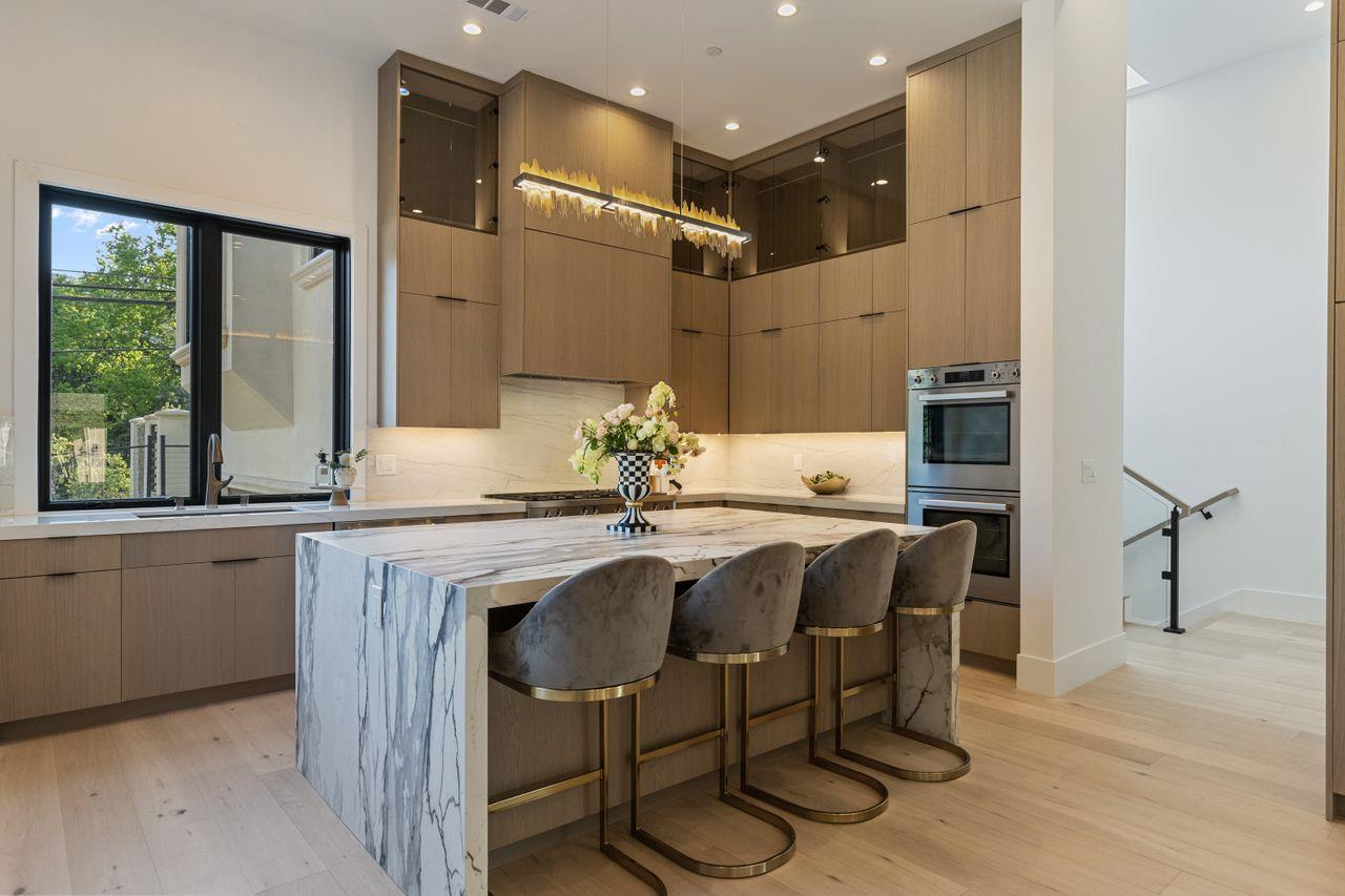 Detail Gallery Image 18 of 88 For 18071 Saratoga Los Gatos Rd, Monte Sereno,  CA 95030 - 5 Beds | 4/1 Baths