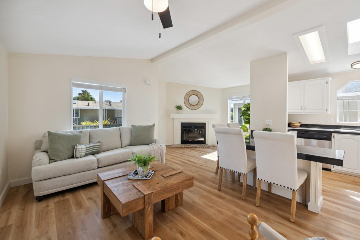 Detail Gallery Image 10 of 41 For 2711 Mar Vista Dr #24,  Aptos,  CA 95003 - 3 Beds | 2 Baths