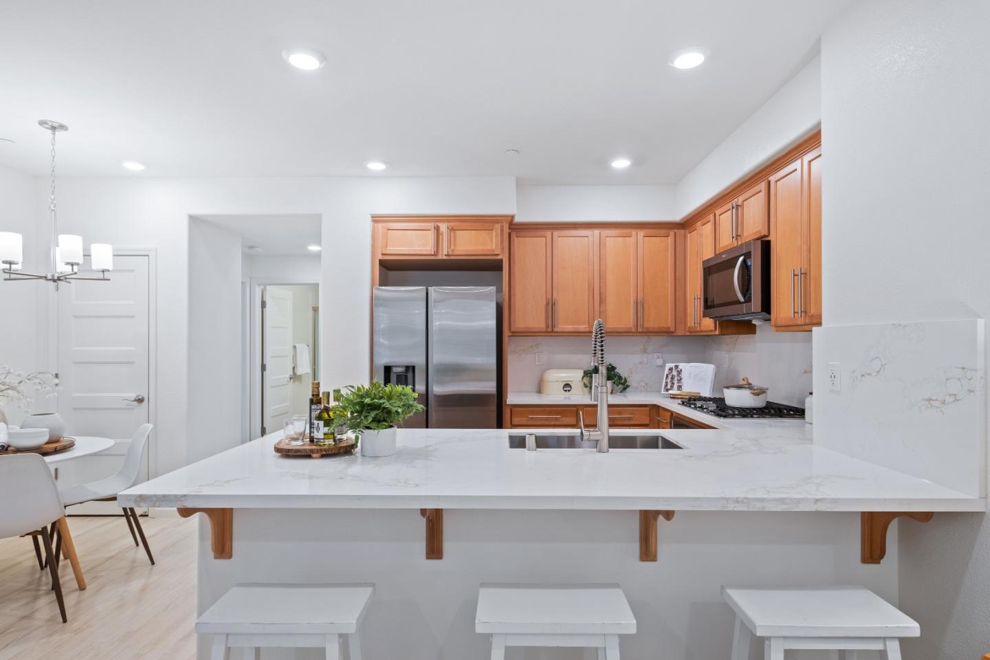 Detail Gallery Image 4 of 46 For 1037 Abruzzo Ln #6,  San Jose,  CA 95131 - 2 Beds | 2 Baths