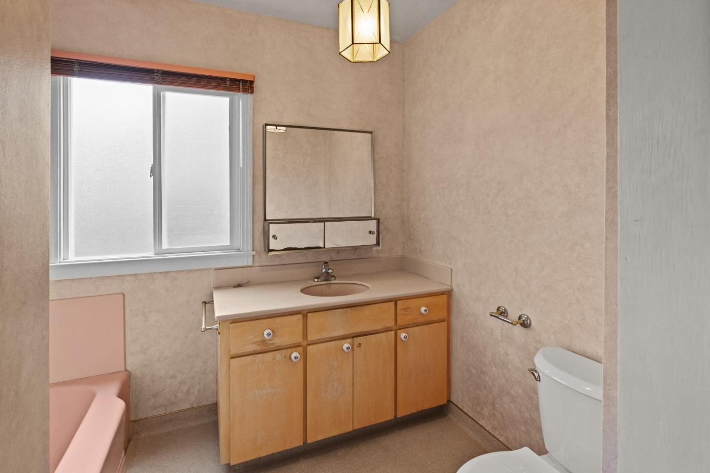 Detail Gallery Image 14 of 19 For 242 Littleness Ave, Monterey,  CA 93940 - 3 Beds | 2 Baths