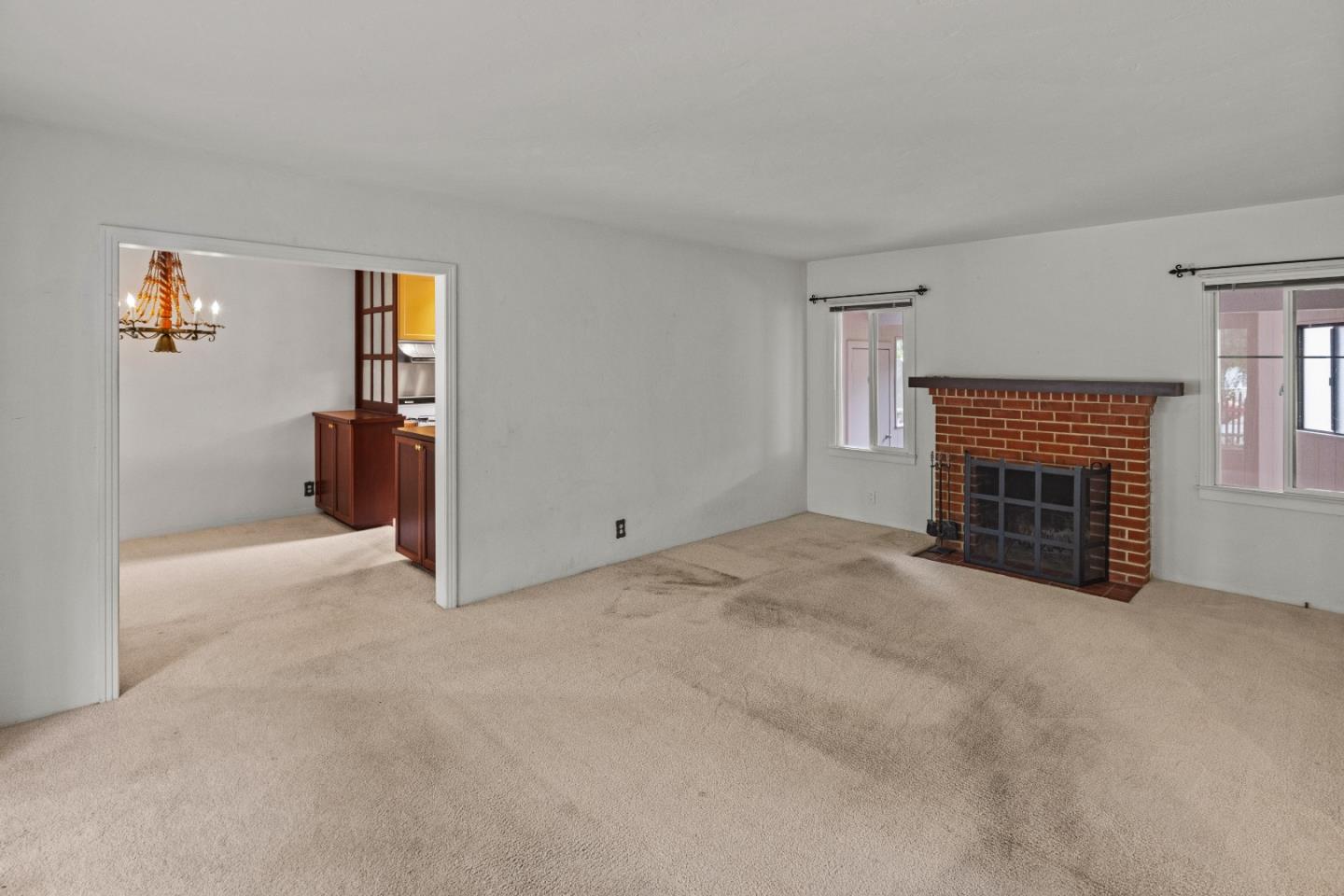 Detail Gallery Image 4 of 19 For 242 Littleness Ave, Monterey,  CA 93940 - 3 Beds | 2 Baths