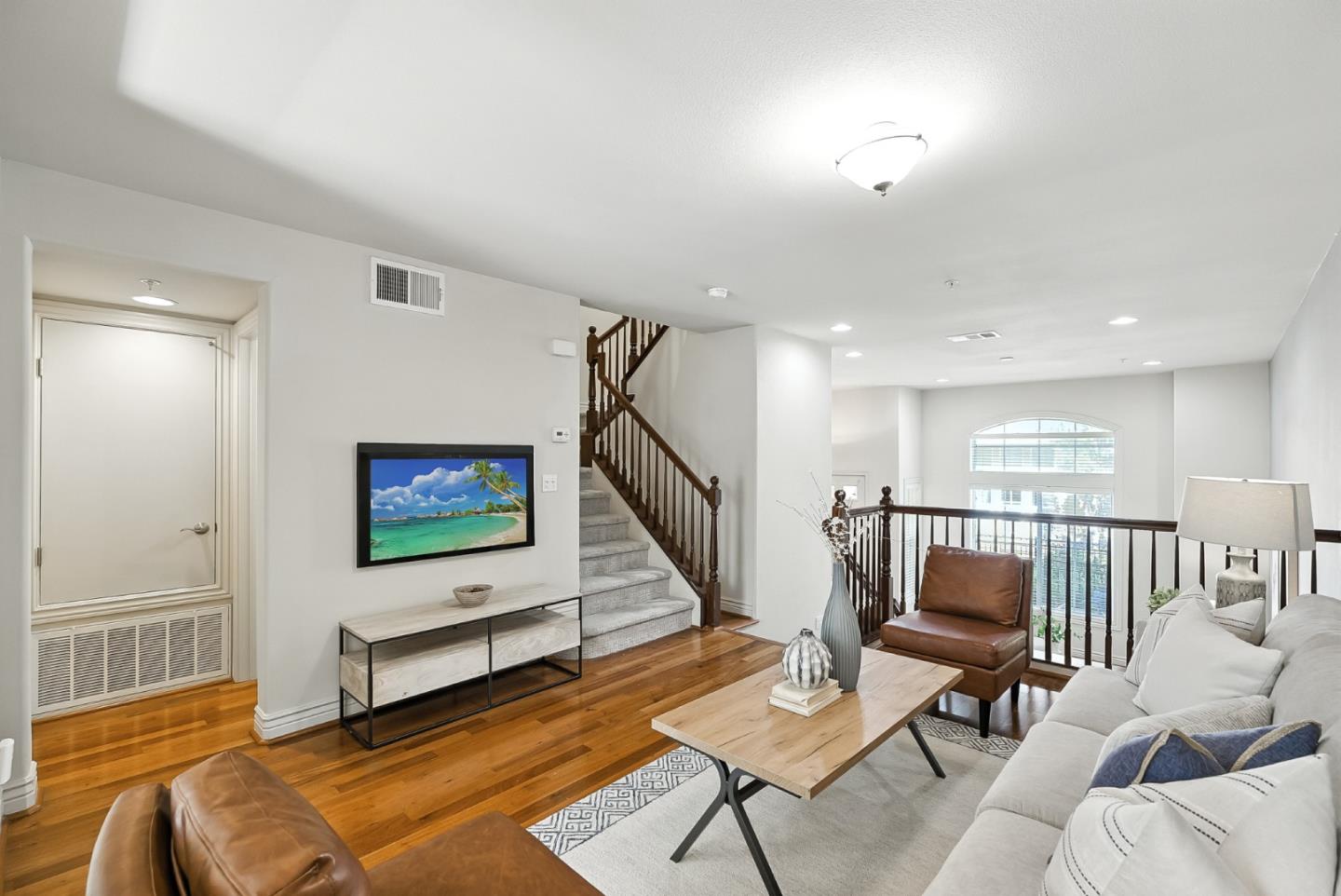 Detail Gallery Image 14 of 41 For 255 Honeylocust Ter, Sunnyvale,  CA 94086 - 3 Beds | 2/1 Baths
