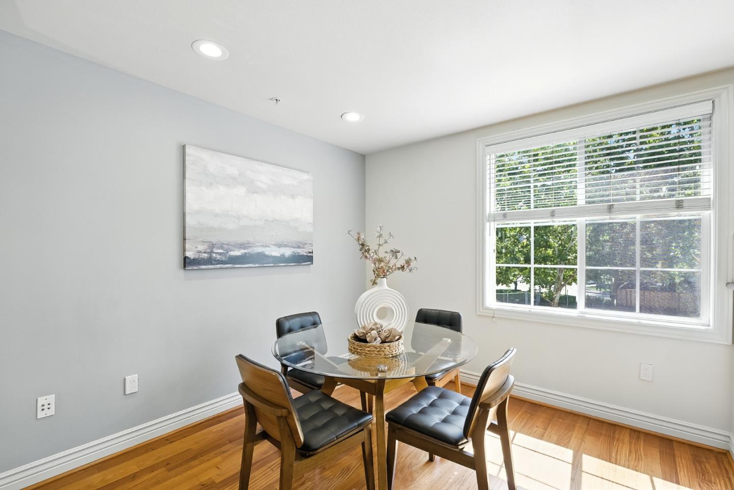 Detail Gallery Image 15 of 41 For 255 Honeylocust Ter, Sunnyvale,  CA 94086 - 3 Beds | 2/1 Baths