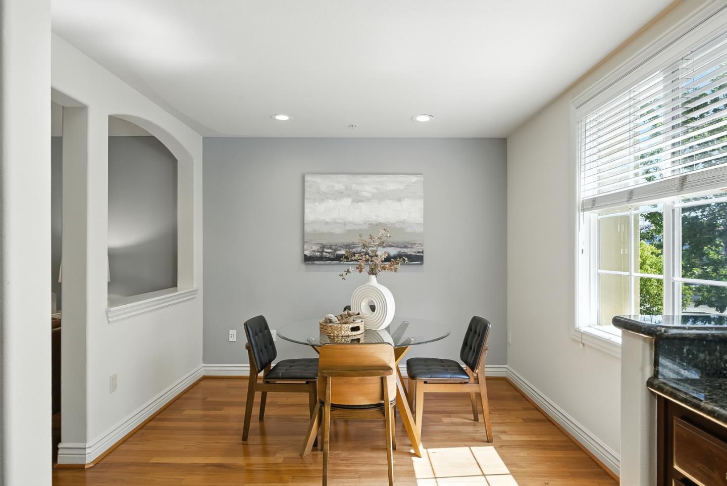 Detail Gallery Image 16 of 41 For 255 Honeylocust Ter, Sunnyvale,  CA 94086 - 3 Beds | 2/1 Baths