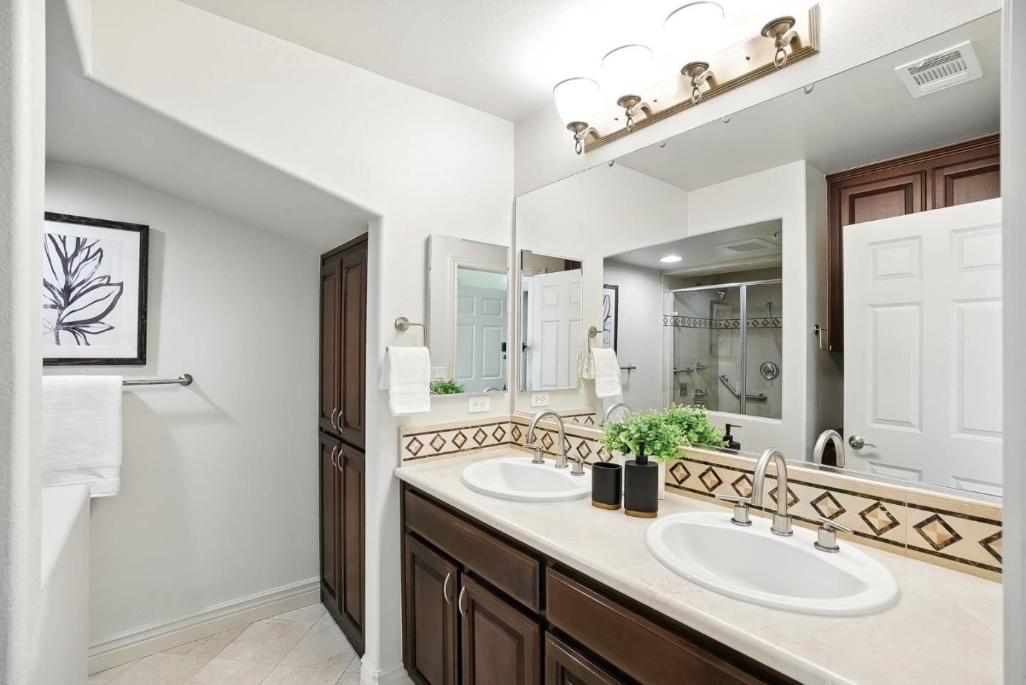 Detail Gallery Image 24 of 41 For 255 Honeylocust Ter, Sunnyvale,  CA 94086 - 3 Beds | 2/1 Baths