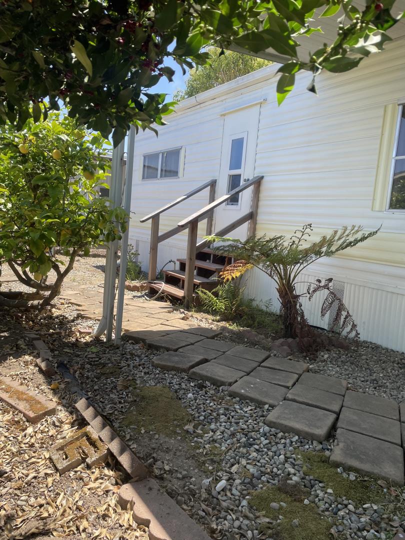 Detail Gallery Image 2 of 7 For 1099 38th Ave #58,  Santa Cruz,  CA 95062 - 2 Beds | 1 Baths