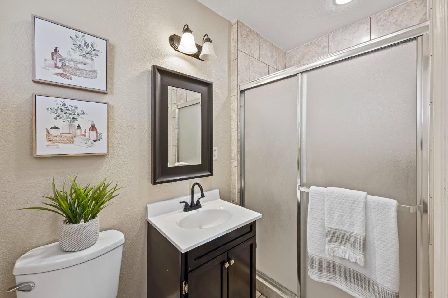 Detail Gallery Image 23 of 36 For 1679 Farringdon Dr, San Jose,  CA 95127 - 4 Beds | 2 Baths