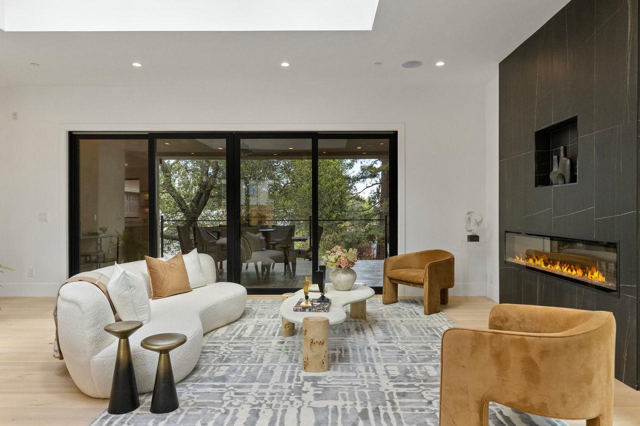 Detail Gallery Image 12 of 108 For 18061 Saratoga Los Gatos Rd, Monte Sereno,  CA 95030 - 5 Beds | 4/1 Baths