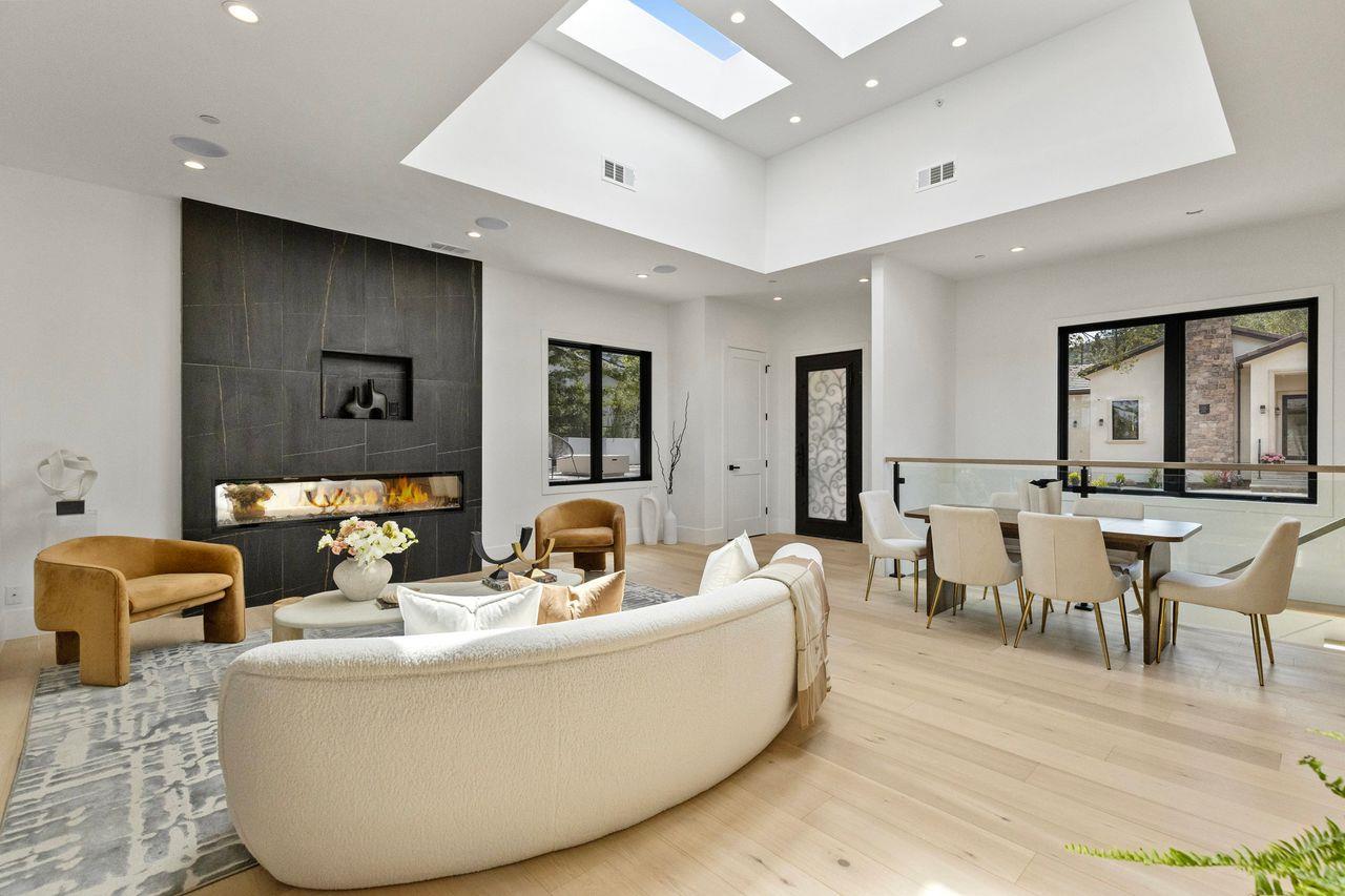 Detail Gallery Image 7 of 108 For 18061 Saratoga Los Gatos Rd, Monte Sereno,  CA 95030 - 5 Beds | 4/1 Baths