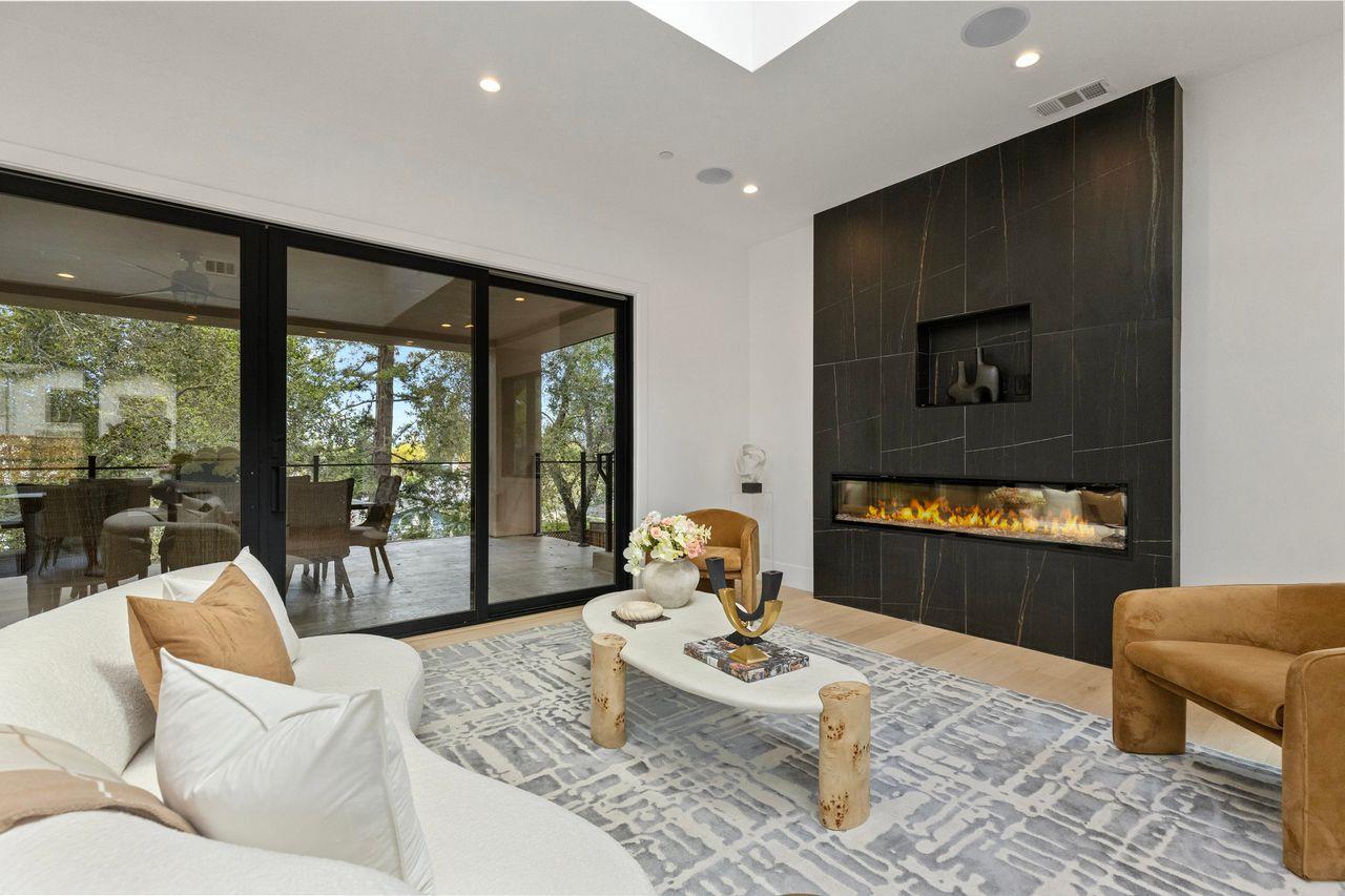 Detail Gallery Image 9 of 108 For 18061 Saratoga Los Gatos Rd, Monte Sereno,  CA 95030 - 5 Beds | 4/1 Baths