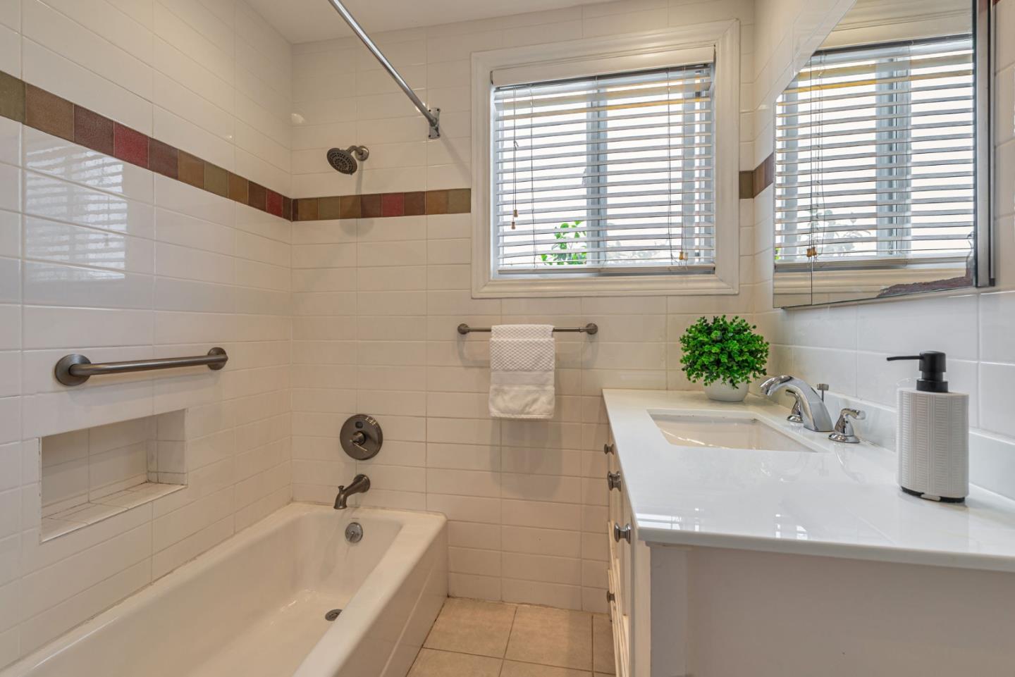 Detail Gallery Image 30 of 41 For 642 Lomita Ave, Millbrae,  CA 94030 - 3 Beds | 2 Baths