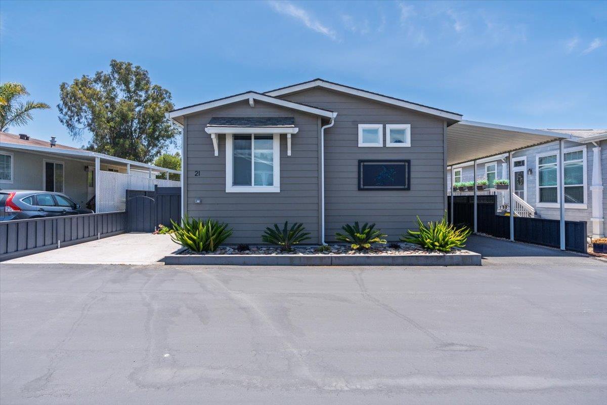 Detail Gallery Image 2 of 28 For 21 Primrose St #21,  Aptos,  CA 95003 - 3 Beds | 2 Baths