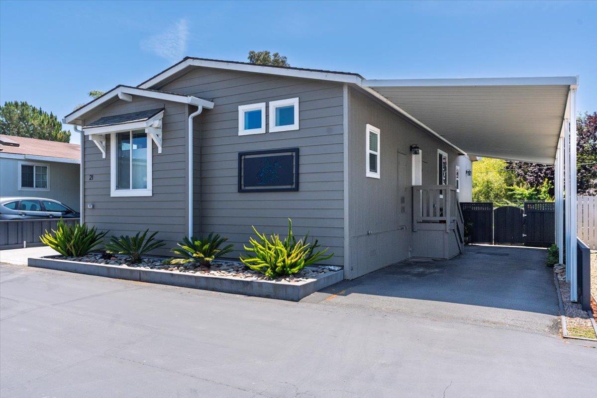 Detail Gallery Image 3 of 28 For 21 Primrose St #21,  Aptos,  CA 95003 - 3 Beds | 2 Baths
