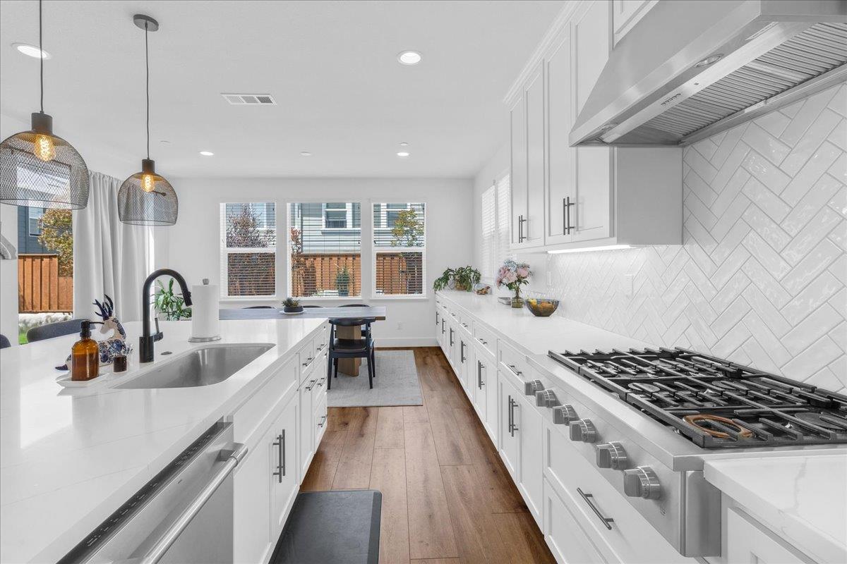 Detail Gallery Image 12 of 42 For 273 Skyview Dr, Marina,  CA 93933 - 3 Beds | 2/2 Baths