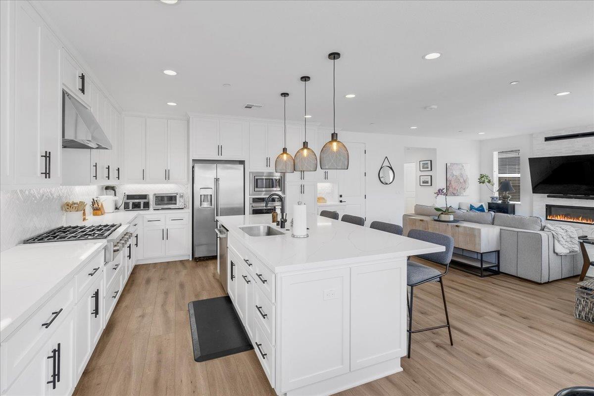 Detail Gallery Image 13 of 42 For 273 Skyview Dr, Marina,  CA 93933 - 3 Beds | 2/2 Baths
