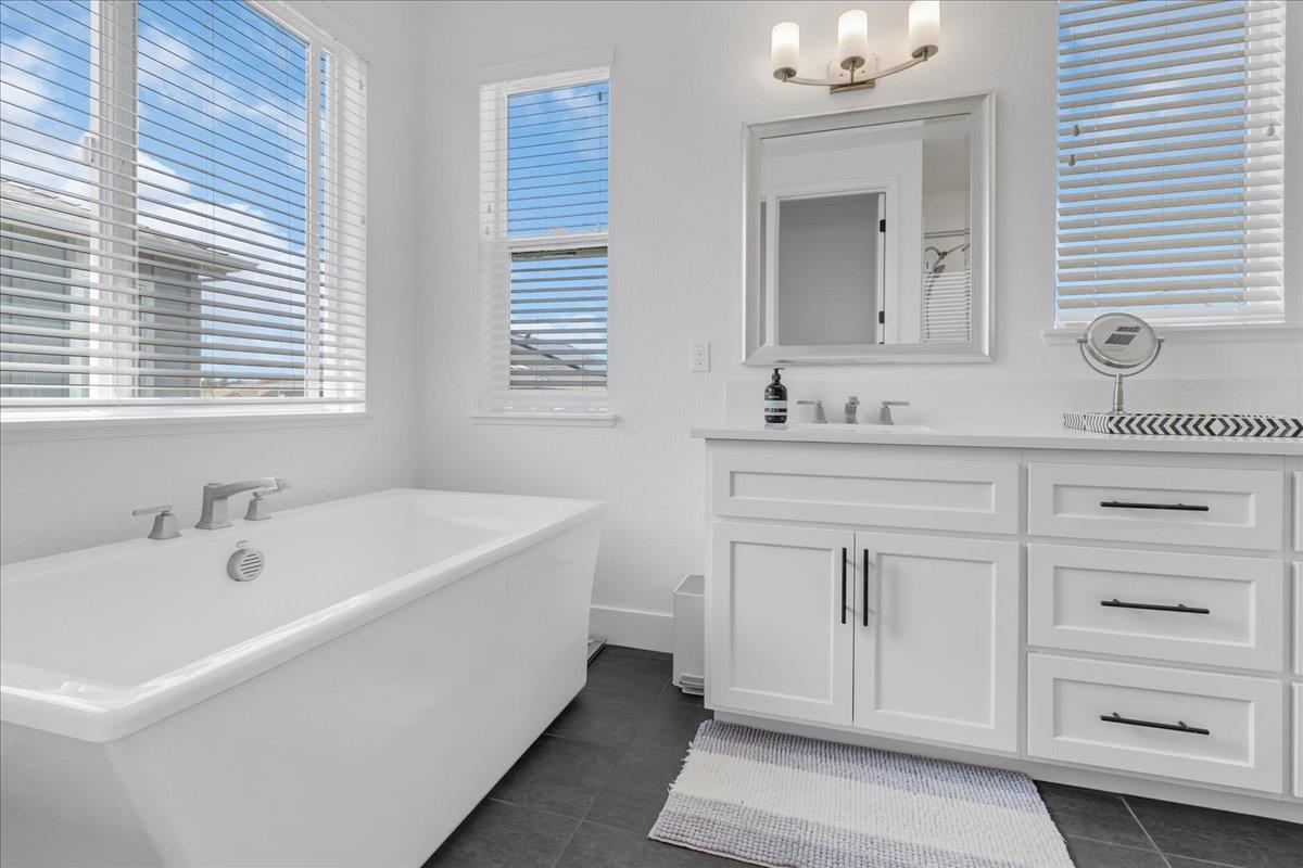Detail Gallery Image 19 of 42 For 273 Skyview Dr, Marina,  CA 93933 - 3 Beds | 2/2 Baths