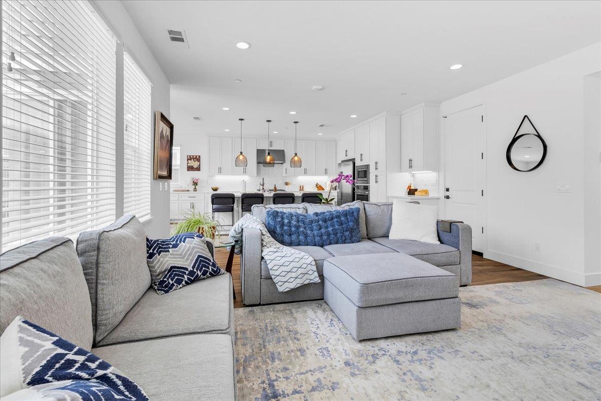 Detail Gallery Image 7 of 42 For 273 Skyview Dr, Marina,  CA 93933 - 3 Beds | 2/2 Baths