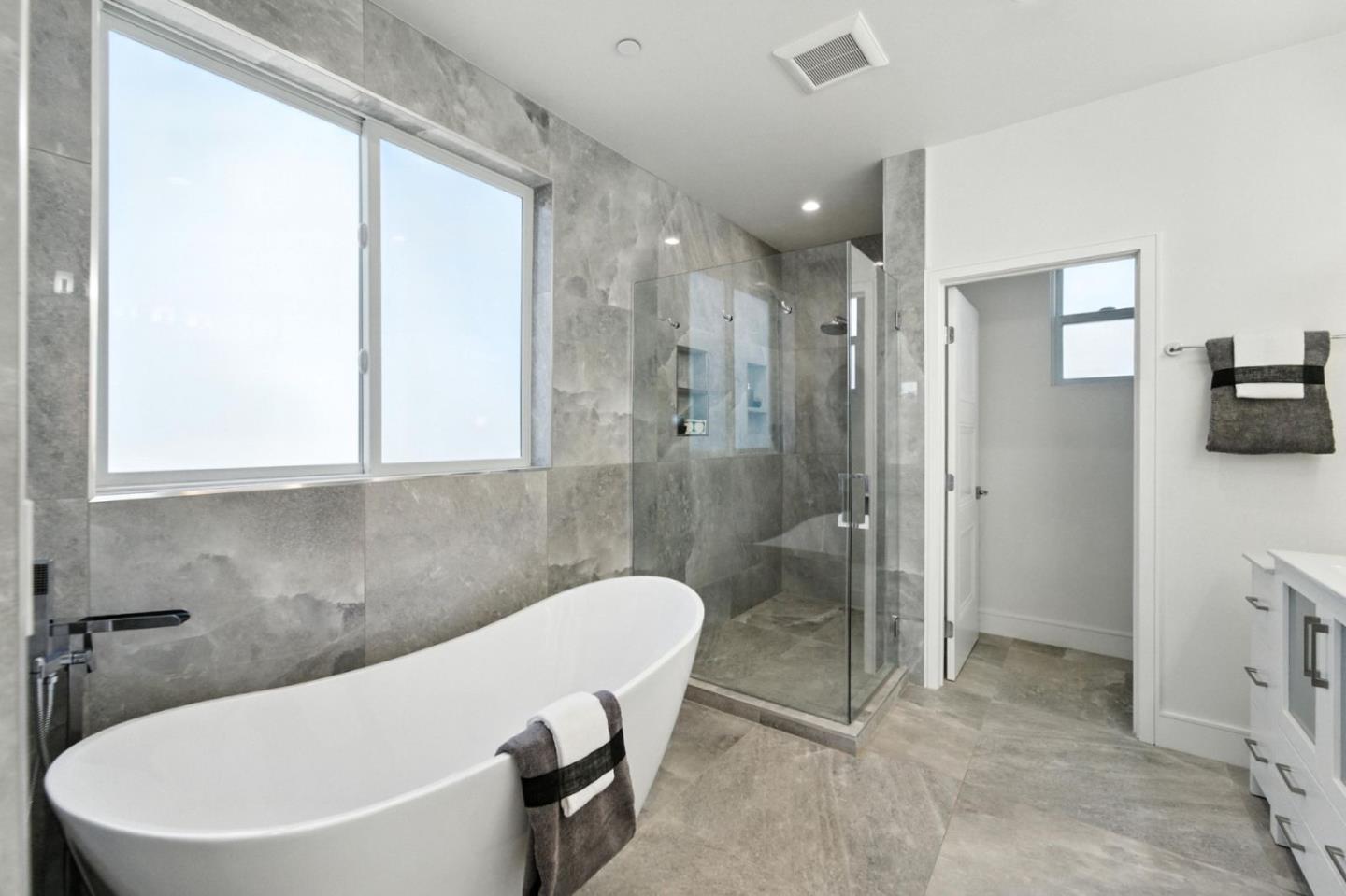 Detail Gallery Image 18 of 52 For 229 Budd Ave, Campbell,  CA 95008 - 7 Beds | 7/1 Baths