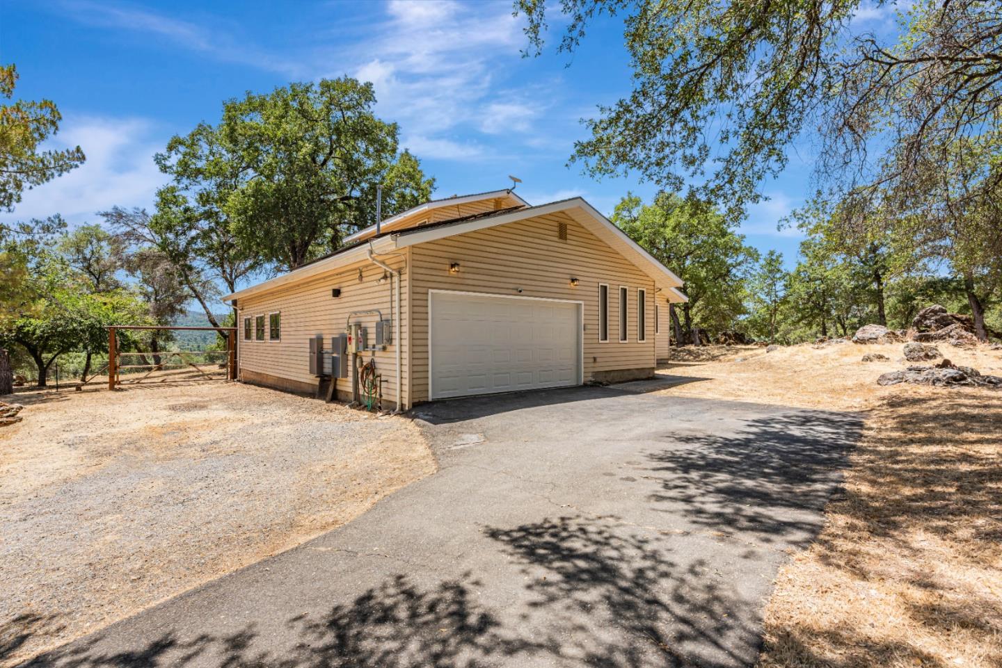 Detail Gallery Image 2 of 66 For 3748 Baldwin Dr, Placerville,  CA 95667 - 3 Beds | 3 Baths