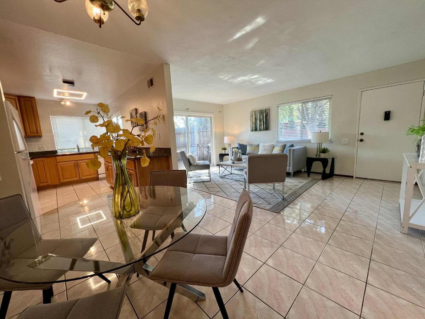Detail Gallery Image 11 of 18 For 2102 Galveston Ave a,  San Jose,  CA 95122 - 2 Beds | 1 Baths