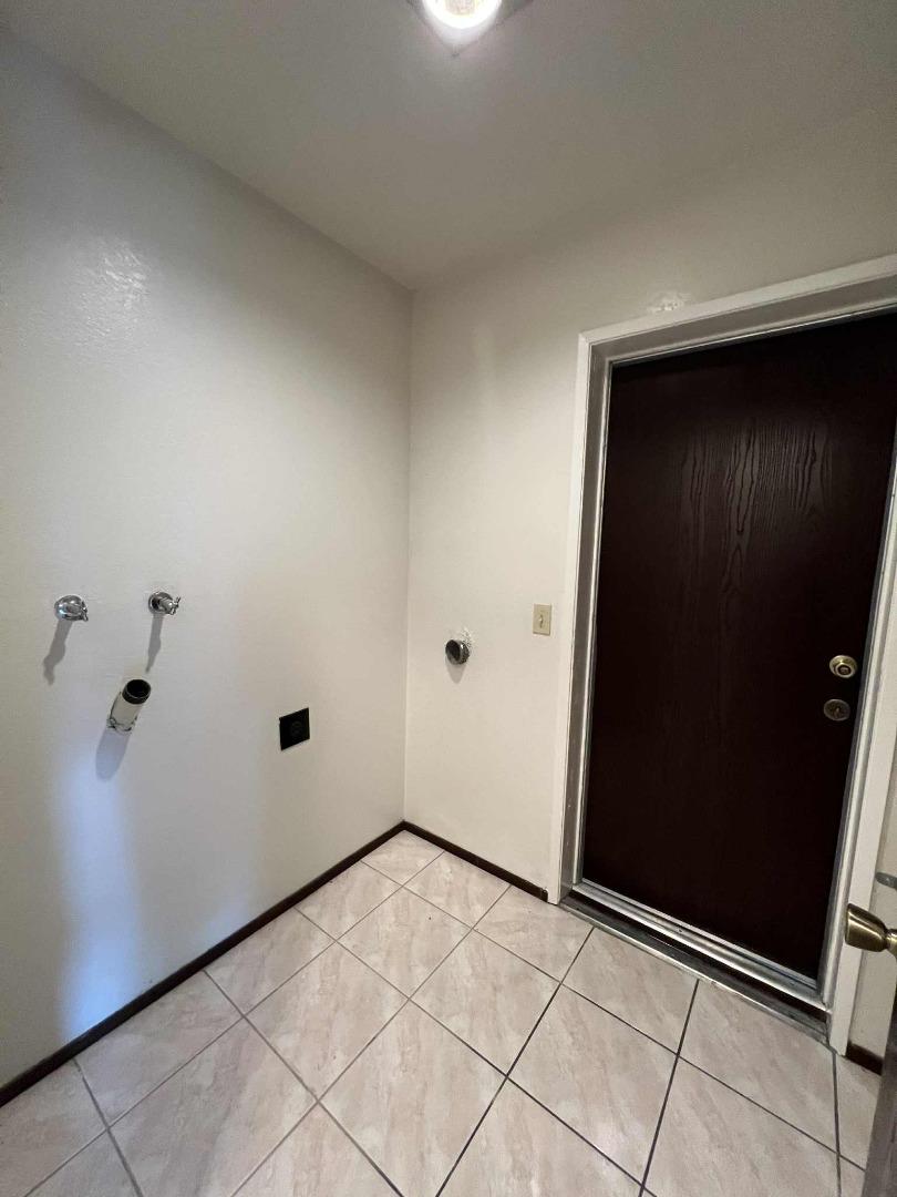 Detail Gallery Image 6 of 18 For 2102 Galveston Ave a,  San Jose,  CA 95122 - 2 Beds | 1 Baths