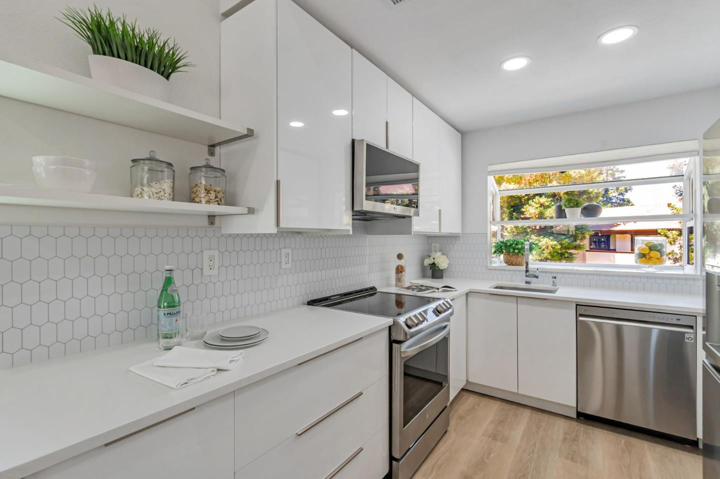 Detail Gallery Image 3 of 35 For 1400 Bowe Ave #1105,  Santa Clara,  CA 95051 - 1 Beds | 1 Baths