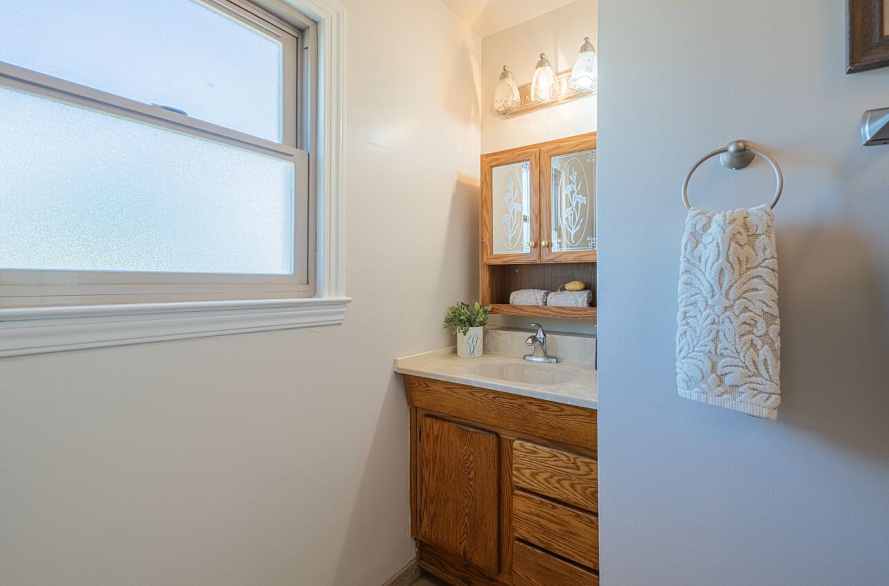Detail Gallery Image 18 of 27 For 545 Towt St, Salinas,  CA 93905 - 2 Beds | 1 Baths