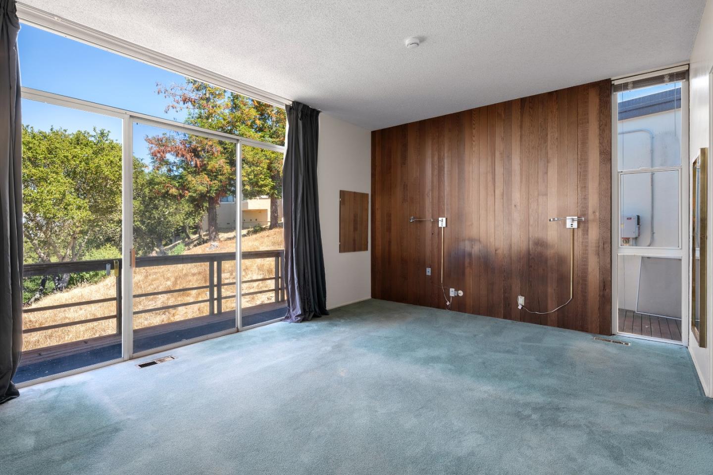 Detail Gallery Image 11 of 19 For 30 Pine Ridge Way, Portola Valley,  CA 94028 - 4 Beds | 2/1 Baths