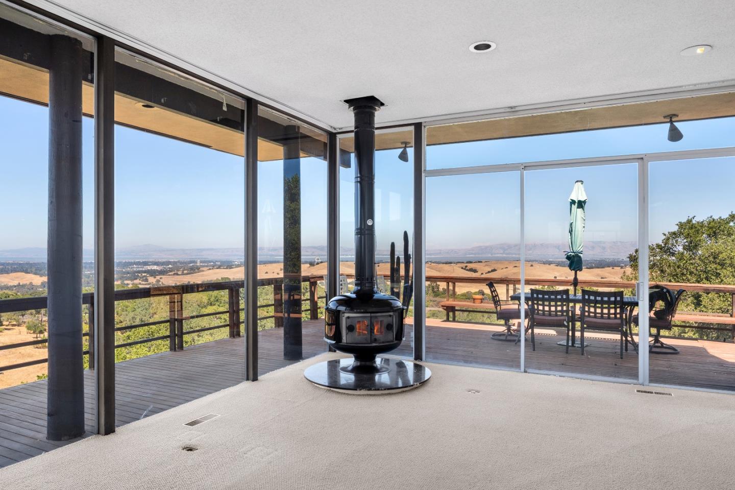 Detail Gallery Image 18 of 19 For 30 Pine Ridge Way, Portola Valley,  CA 94028 - 4 Beds | 2/1 Baths