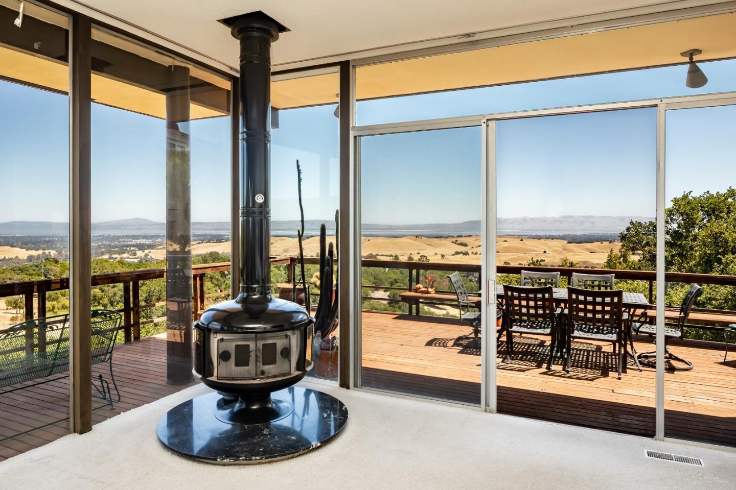 Detail Gallery Image 5 of 19 For 30 Pine Ridge Way, Portola Valley,  CA 94028 - 4 Beds | 2/1 Baths
