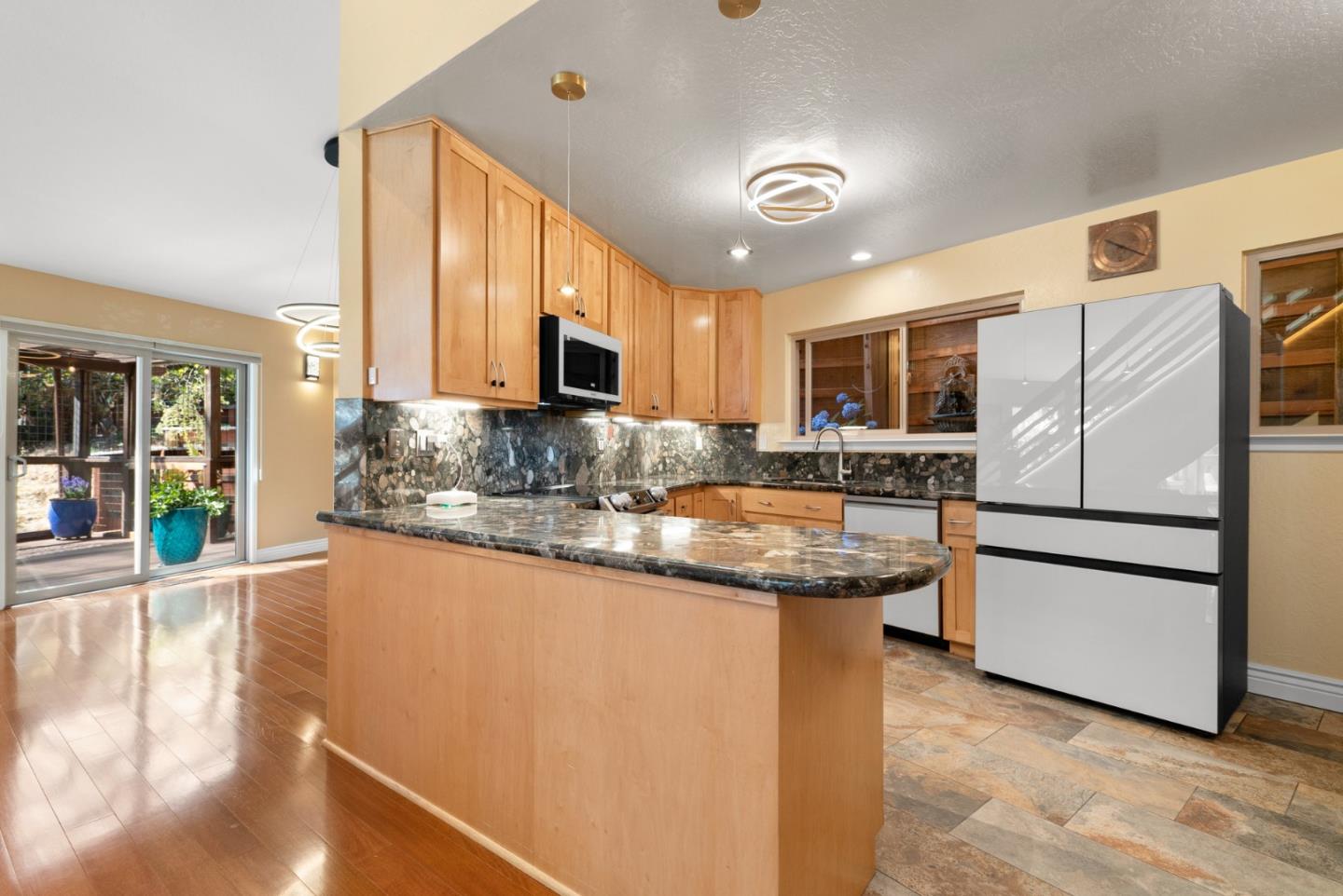 Detail Gallery Image 12 of 46 For 112 Blueberry Dr, Scotts Valley,  CA 95066 - 4 Beds | 3 Baths