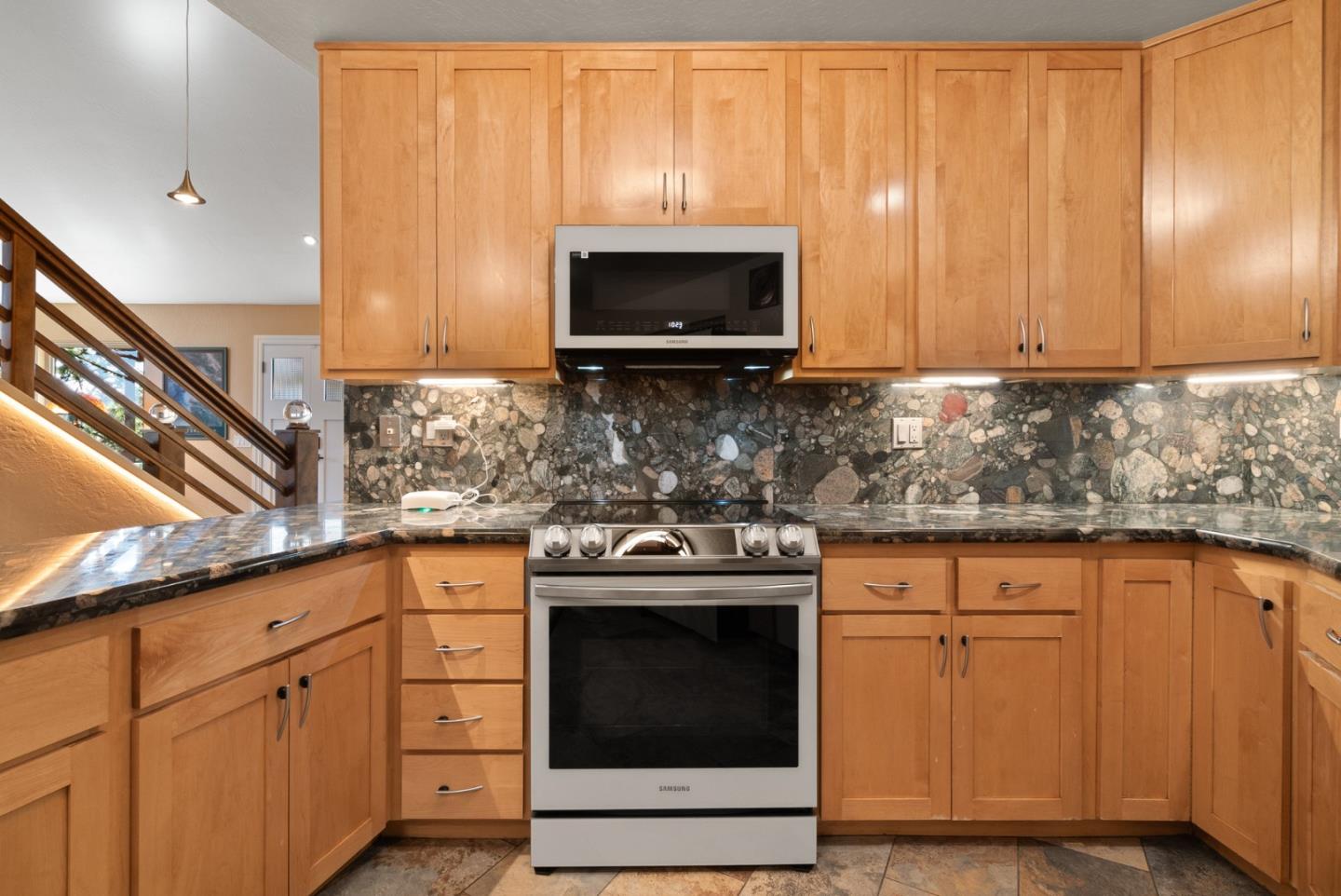 Detail Gallery Image 13 of 46 For 112 Blueberry Dr, Scotts Valley,  CA 95066 - 4 Beds | 3 Baths