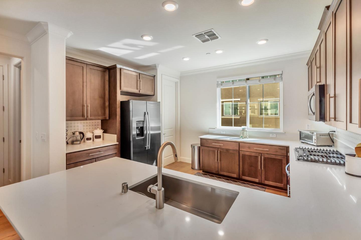 Detail Gallery Image 16 of 41 For 17985 Cantabria Ln, Morgan Hill,  CA 95037 - 3 Beds | 2/1 Baths