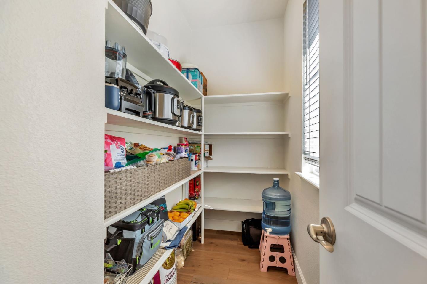 Detail Gallery Image 17 of 41 For 17985 Cantabria Ln, Morgan Hill,  CA 95037 - 3 Beds | 2/1 Baths