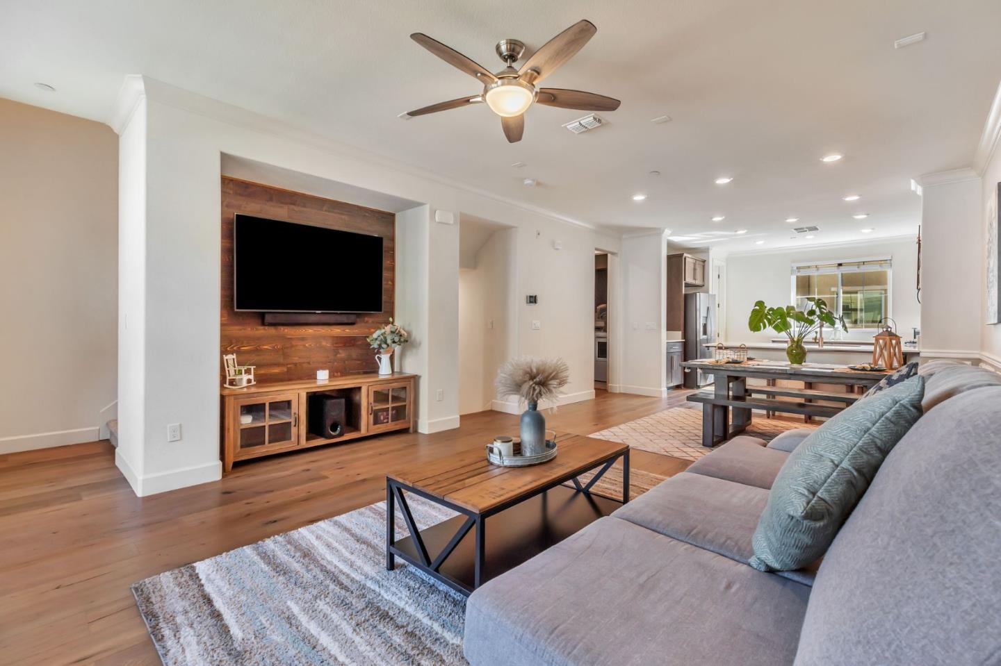 Detail Gallery Image 19 of 41 For 17985 Cantabria Ln, Morgan Hill,  CA 95037 - 3 Beds | 2/1 Baths
